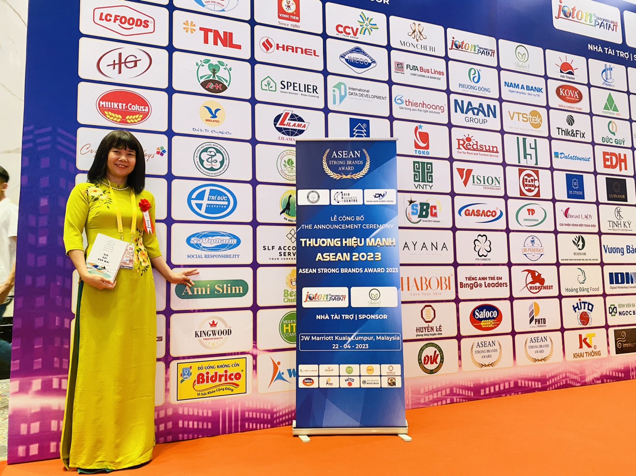Kuala Lumpur – Những lát cắt mỏng manh