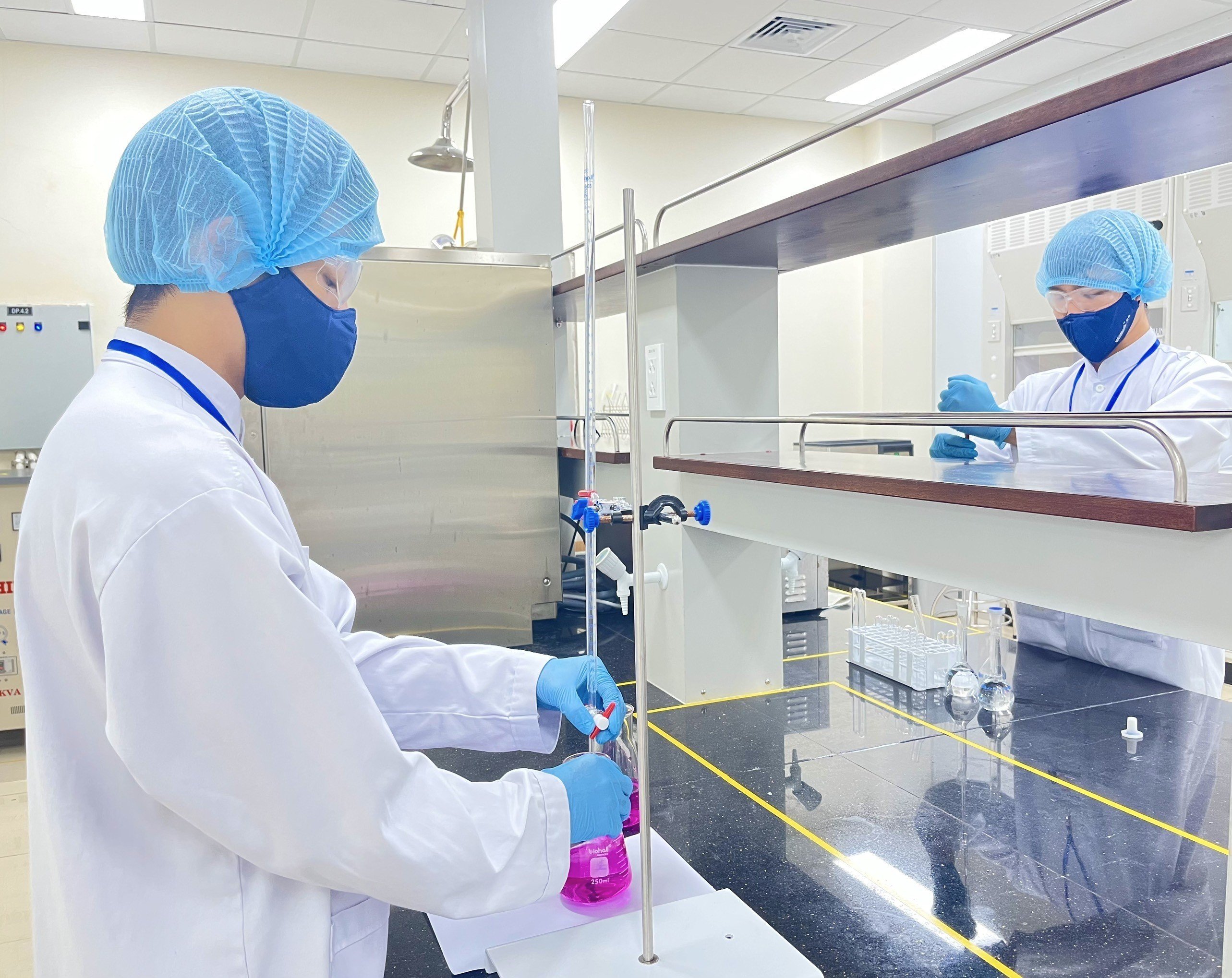 SaVipharm: 01 trong 03 doanh nghiệp dẫn đầu cả nước về số lượng SĐK được gia hạn trong năm 2023