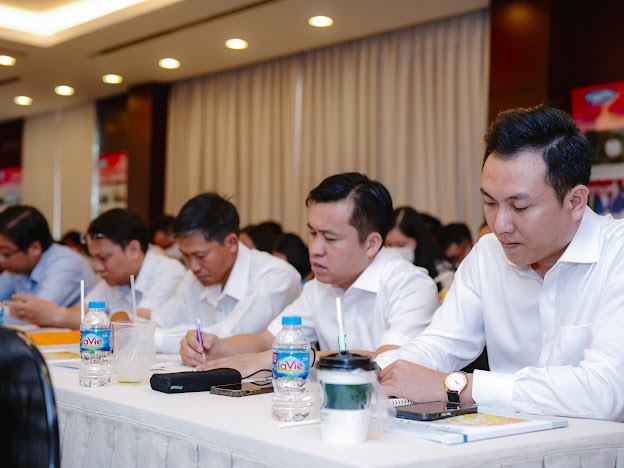“Không ai có thể leo núi bằng một đường thẳng” và bài học về tính nhẫn nại
