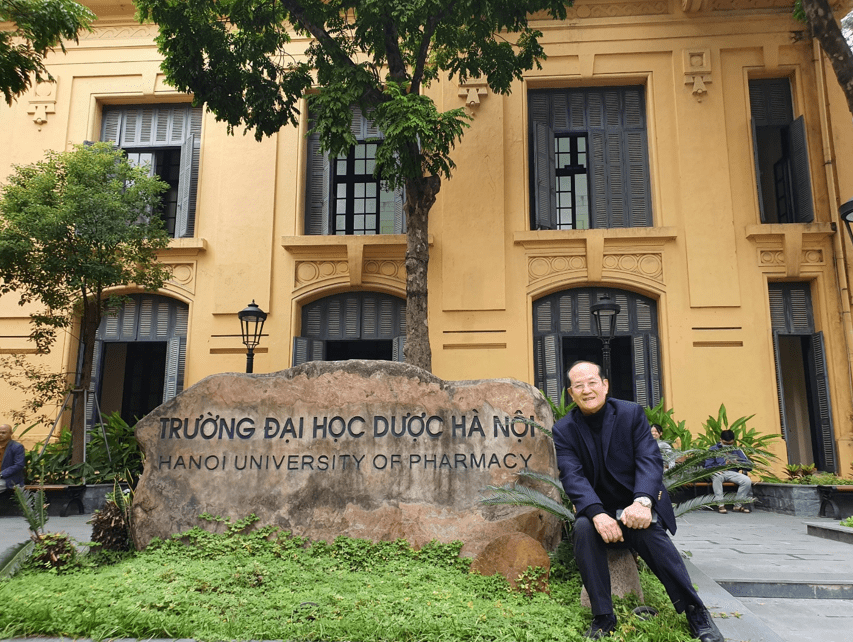 Cống hiến suốt đời cho ngành dược